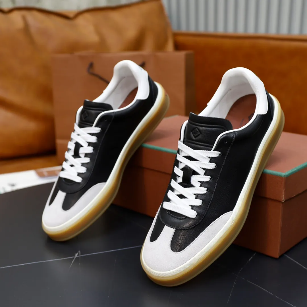 Men's Men's Shoes💰540💰••New Products•• LoroPian*_Noyo-Pianya New men's casual moral training sneakers, LP lace-up casual shoes!  Made of original imported soft cowhide and suede fabric, it highlights the sporty style. The heel is decorated with logo embossing and the original molding. The raw rubber translucent sole combined with the color welt adds a sense of modernity to the shoe. The shoe is overall refreshing and easy to match with style. It has a full cowhide lining for the feet. The original box packaging at the counter comes with wooden balls and a dust bag! Size: 38-44 (.45 customized)